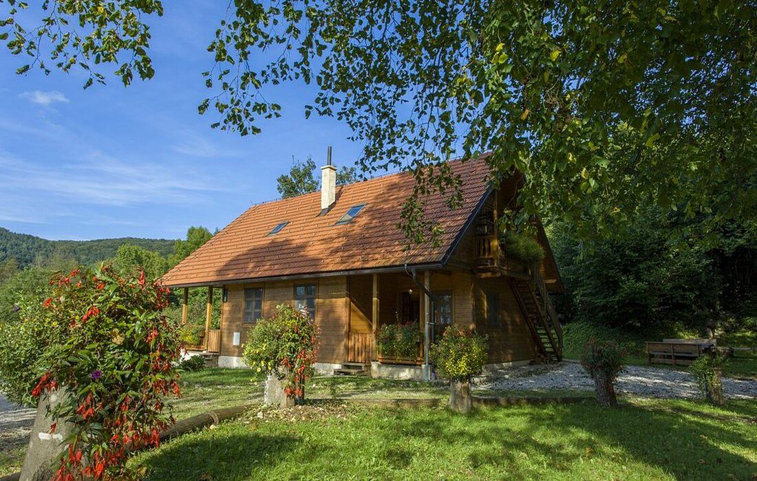 Eco-friendly wood cabins, just 10 minutes from Plitvice Lakes